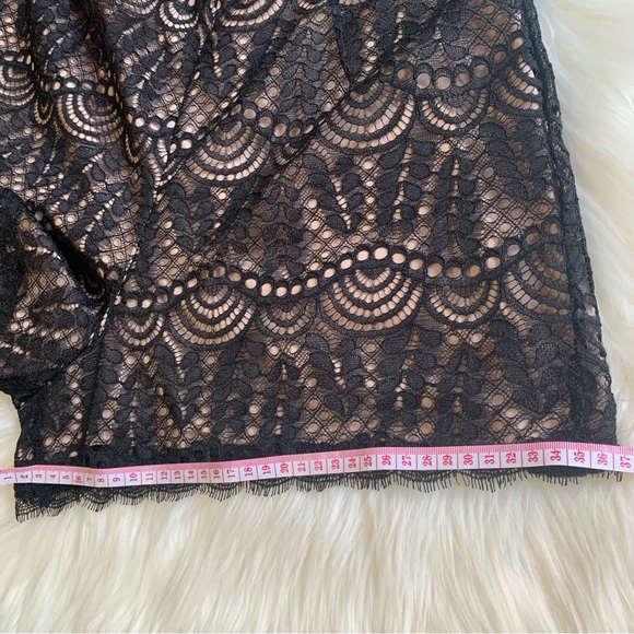 Dynamite Lace Romper - Picture 12 of 12